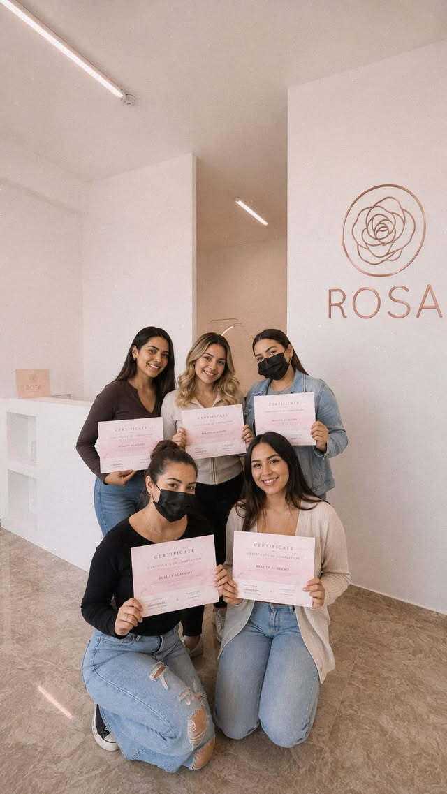 Curso de extensiones de pestañas ROSA Academia